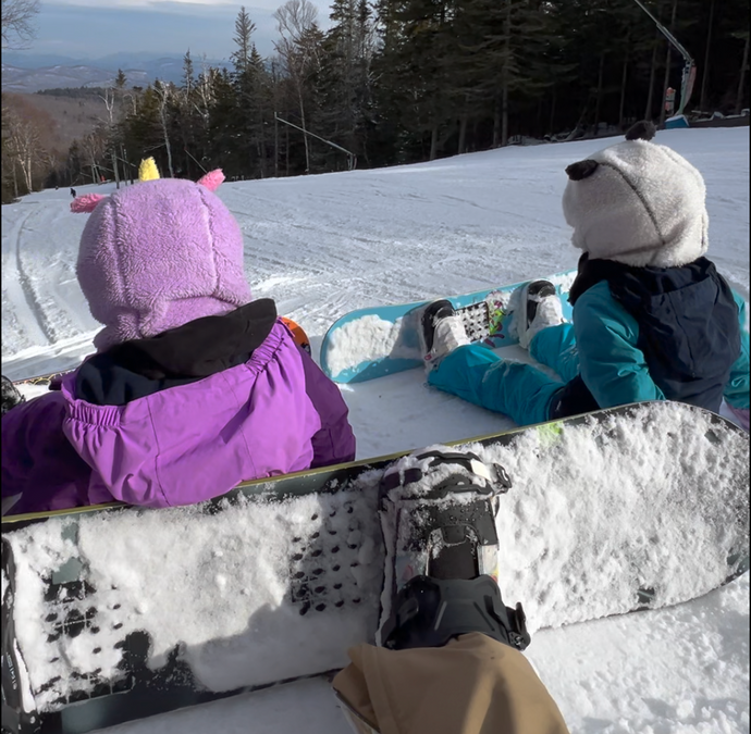 Unicorns, Pandas, and Waffles – The Ultimate Snowboarding Snack Break! 🐼🦄🧇"